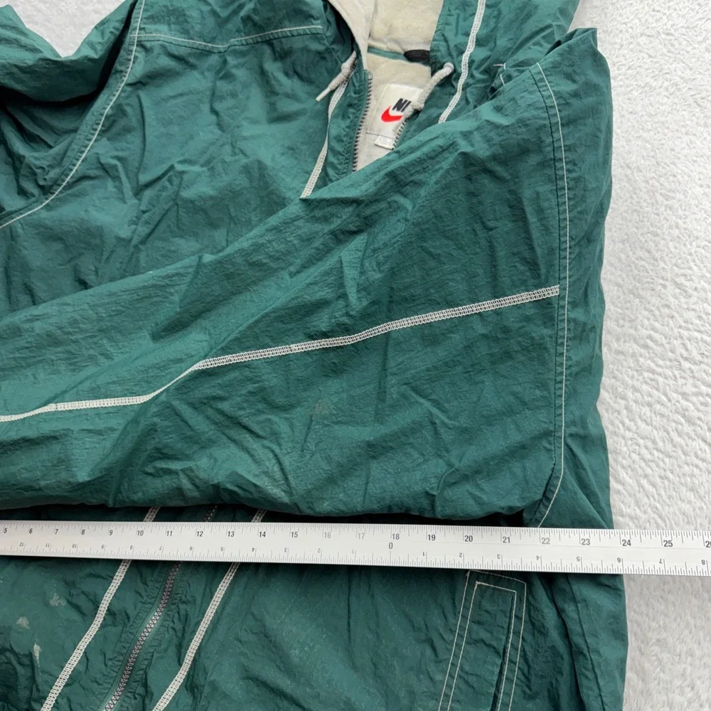 Nike vintage windbreaker